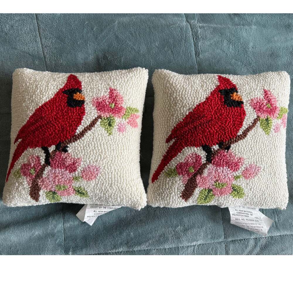 Set of 2 New Cardinal On Branch Latch Hook Accent Pillows (10x10")
